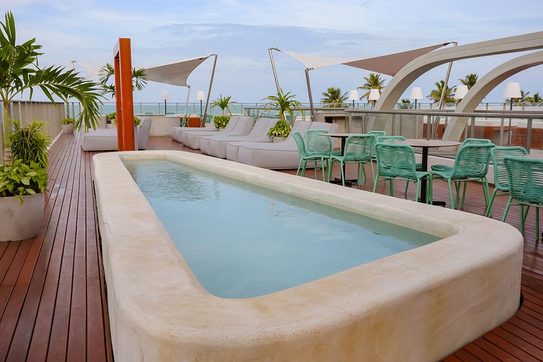 Setai Yacht Studio 2 - By Almare Flats