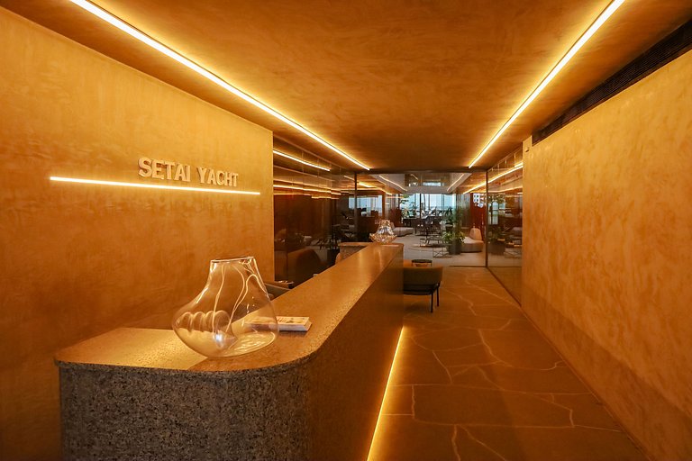 Setai Yacht Studio 2 - By Almare Flats
