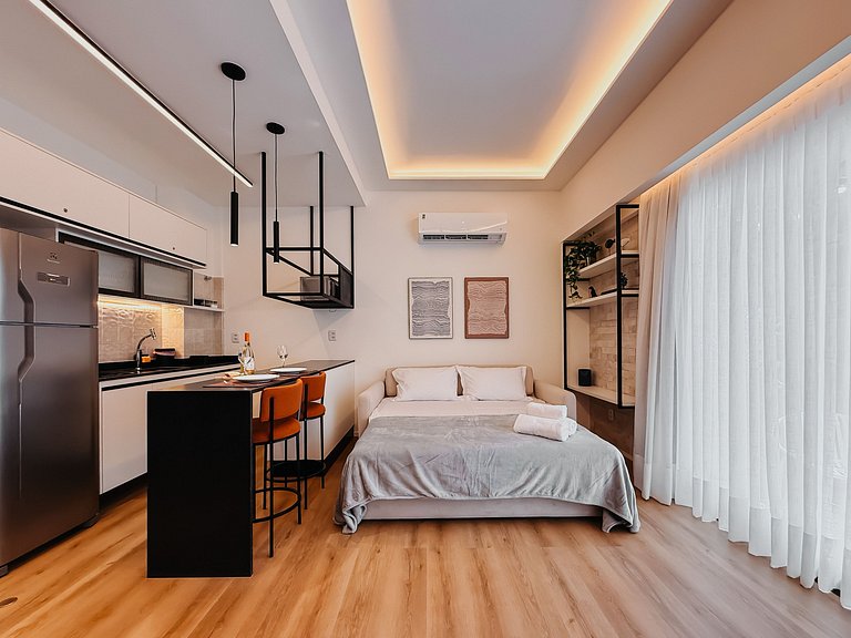Studio amplo c/ cozinha completa e equipada