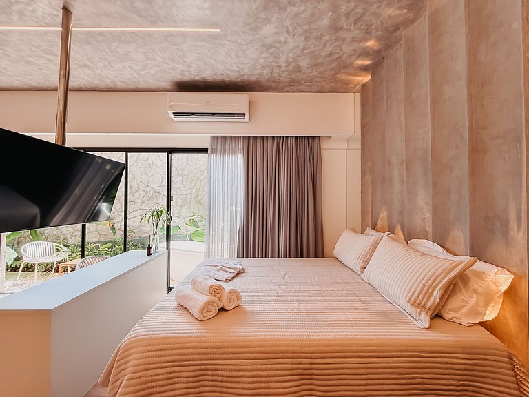Luxo e conforto c/ banheira ao ar livre