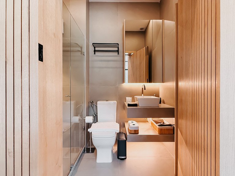 Luxo e conforto c/ banheira ao ar livre