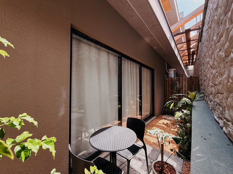 Mondrian Flat com Jardim Privativo