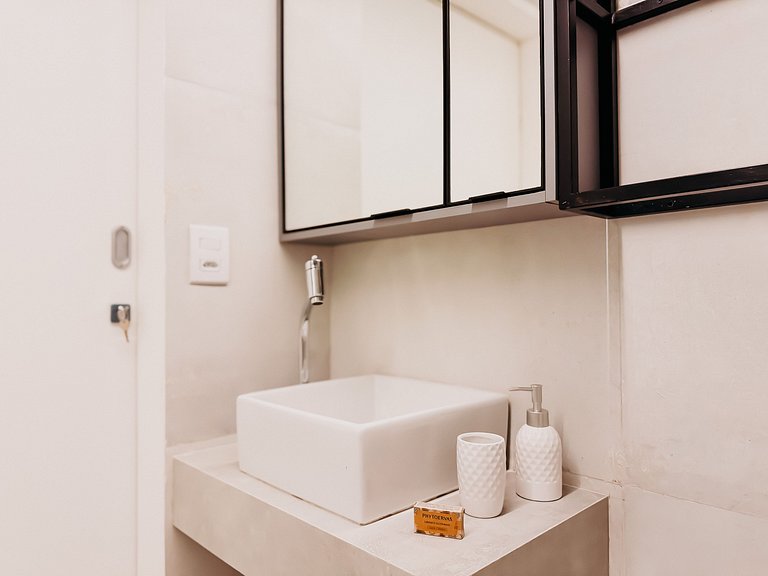 Mondrian Flat Apto 12/ Luxo e Conforto para Casais