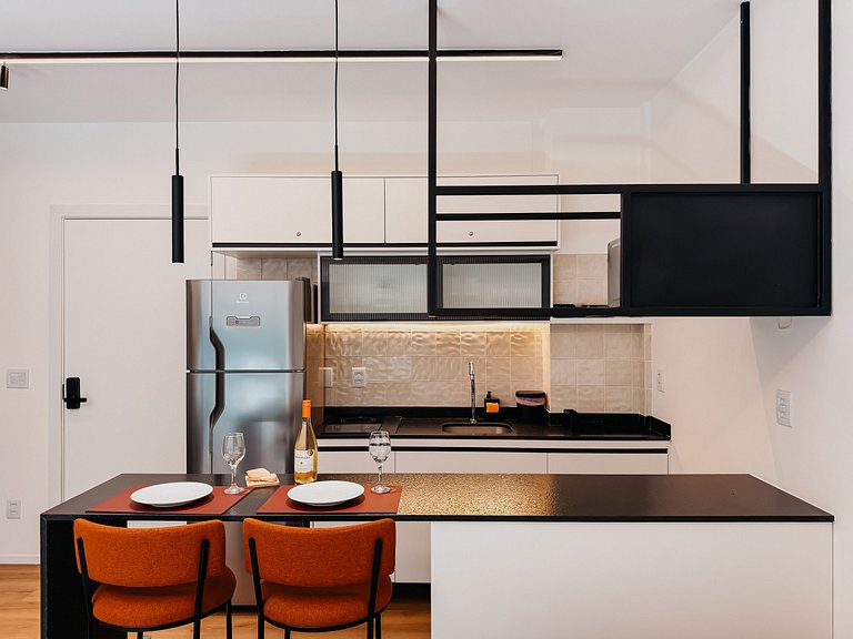 Studio amplo c/ cozinha completa e equipada