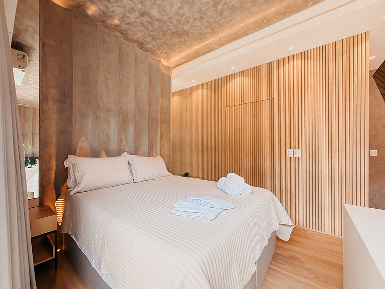 Luxo e conforto c/ banheira ao ar livre