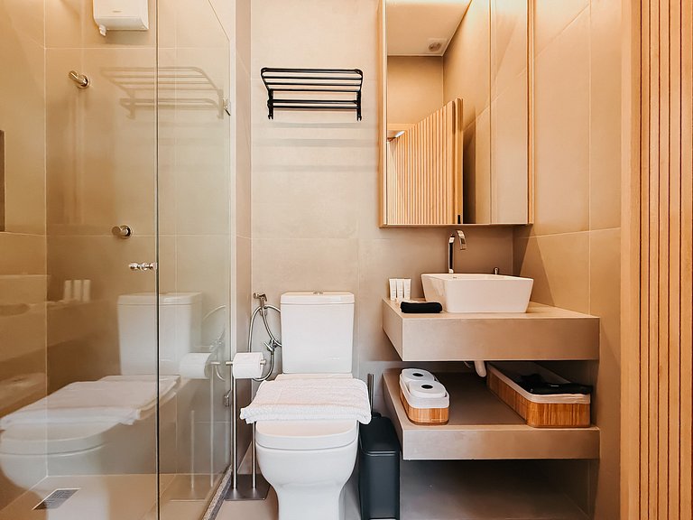 Luxo e conforto c/ banheira ao ar livre