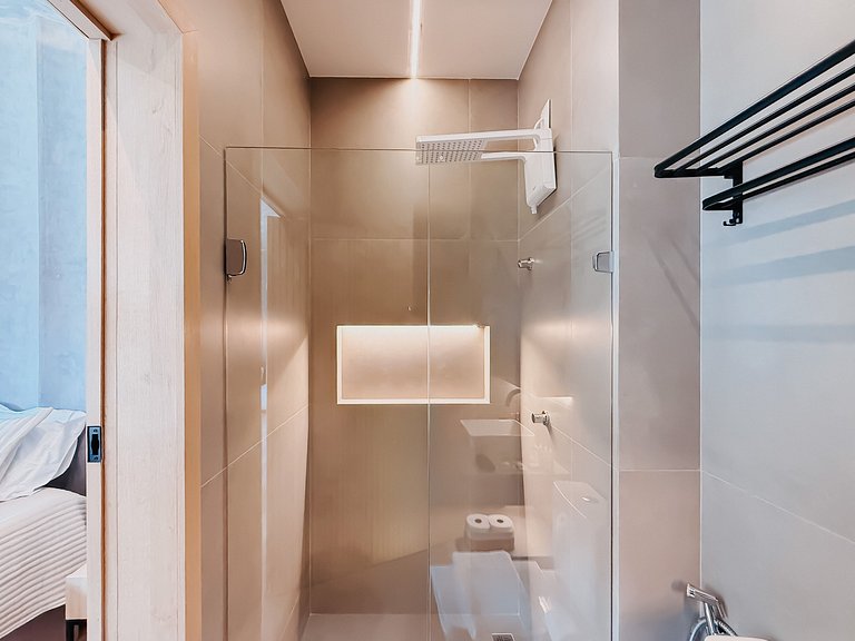 Luxo e conforto c/ banheira ao ar livre